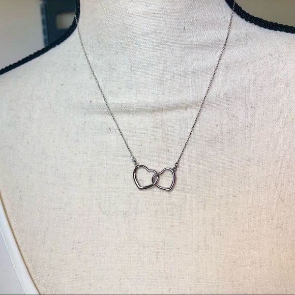 NWOT 925 dainty chain double heart necklace - Picture 2 of 6